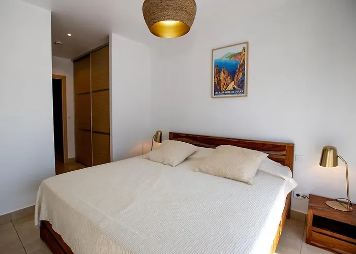 Charmante Avec Piscine Proche Et Кальви