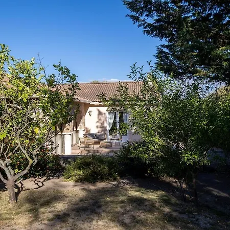 Charmante Avec Piscine Proche Et *