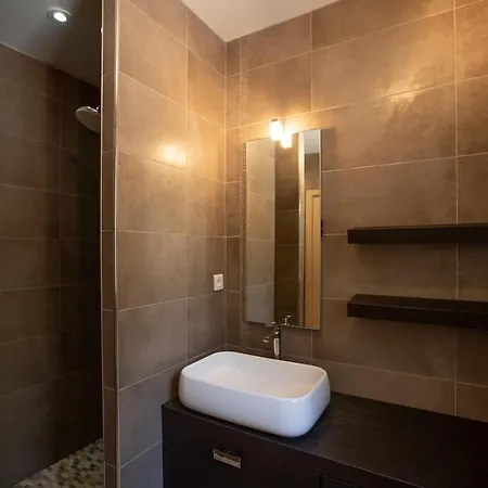 빌라 Charmante Avec Piscine Proche Et *