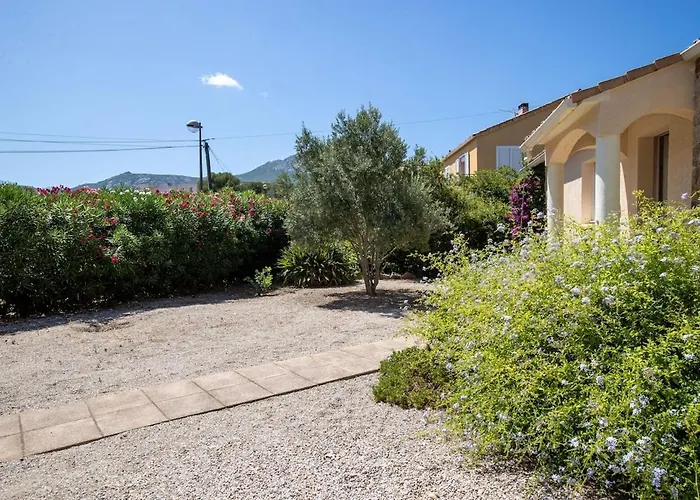 Villa Charmante Avec Piscine Proche Et Calvi (Corsica)